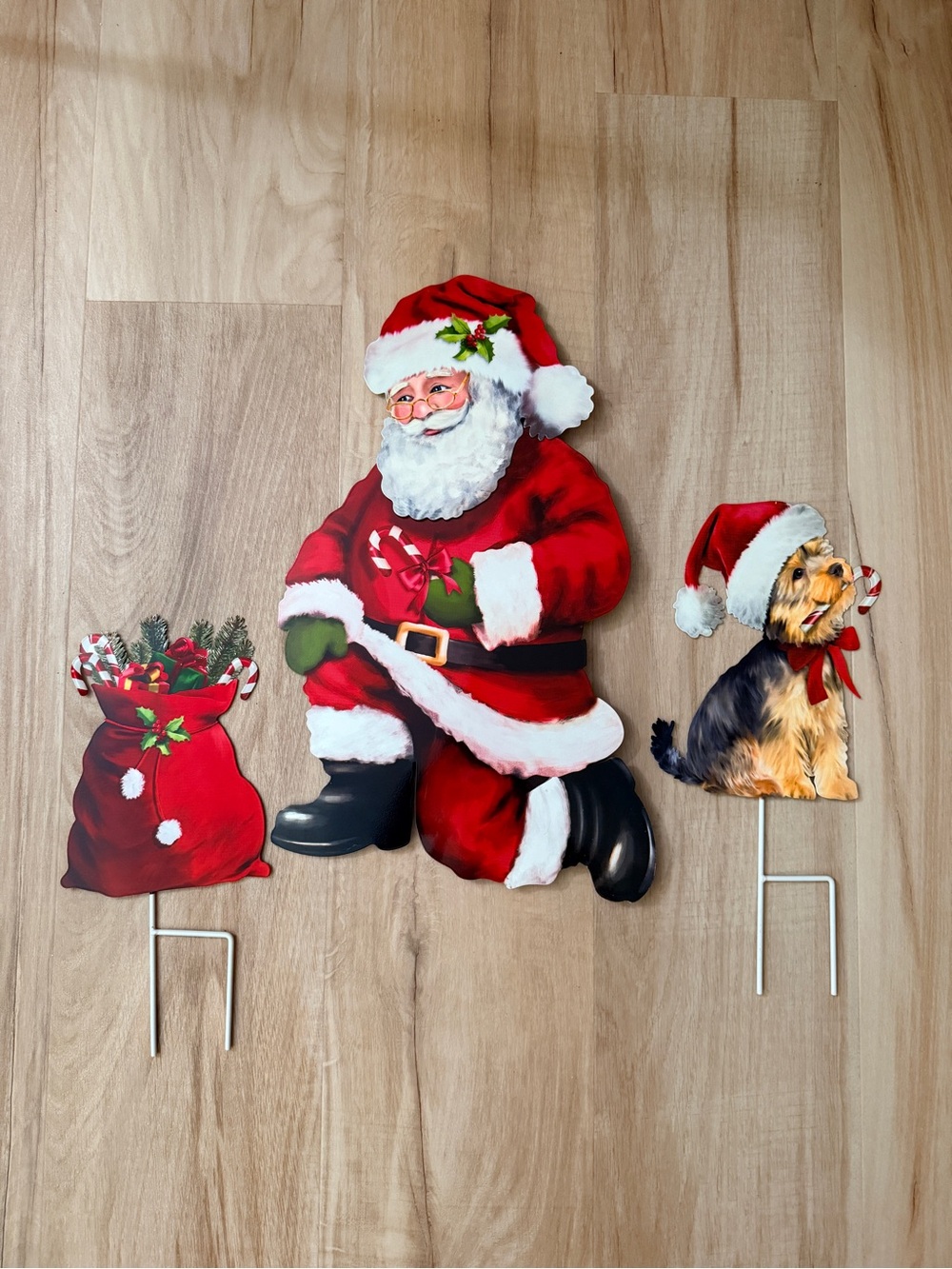 Holiday Santa & Dog Lawn Décor Set - Red